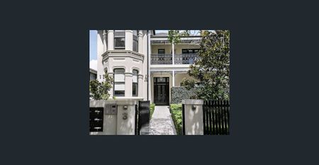 Modern Garden Apartment in a Charming Victorian Mansion - Photo 2