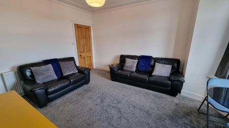 2 bedroom flat to rent - Photo 3