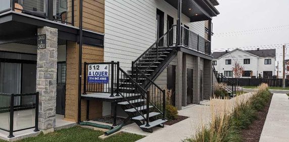 Appartement 5 1/2 à louer Otterburn Park - PREMIER MOIS GRATUIT - Photo 2