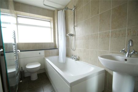 3 bedroom end of terrace house to rent - Photo 5