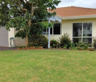 Warm and Inviting Family Home - Photo 2