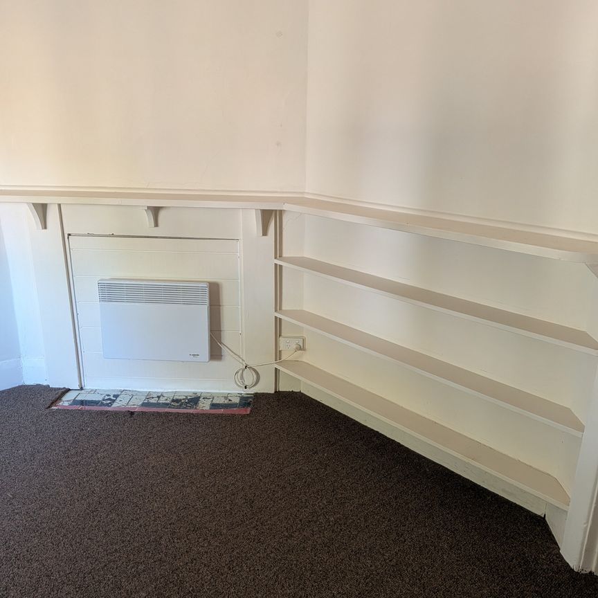 Coburg North - Photo 1