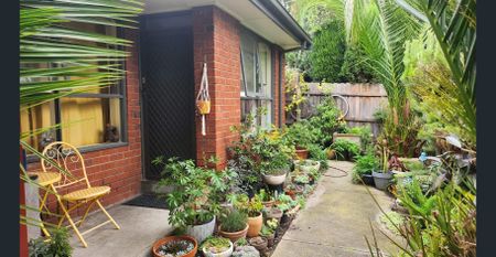 Delightful one bedroom corner Home - Photo 2