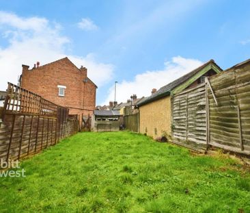 3 bedroom terraced house to rent - Photo 6