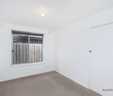 Bright, Fresh and Ready to Move In - Photo 5