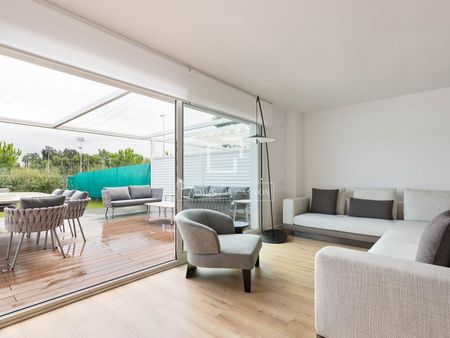 Excellent 4-bedroom house with 108 m² garden for rent in Gavà Maritimo - Foto 3
