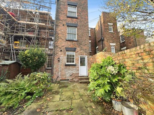 3 bedroom apartment to rent - Photo 1