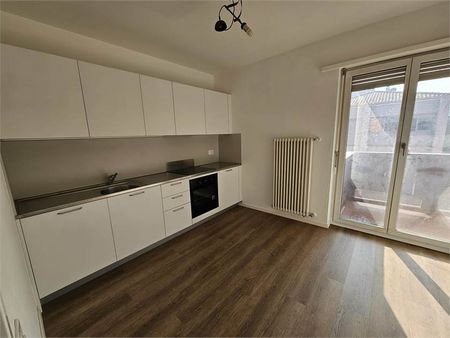 Chiasso, affitto ampio 3.5 locali con balcone - Foto 2