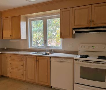 For Lease - 61 Richbourne Court, Toronto, Ontario - Photo 5