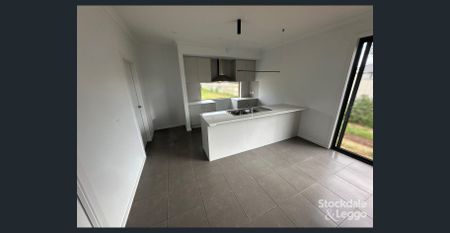 BRAND-NEW 5 BEDROOM HOME OPPOSITE GV HEALTH - IDEAL FOR COMPANY LEASES - Photo 2