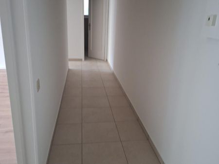 A louer, 2 pièces, Grenier 20, La Chaux-de-Fonds - Photo 2