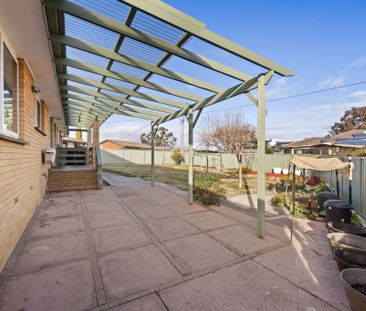 33 Brunswick Circuit, Kaleen ACT 2617 - House For Rent | Domain - Photo 2
