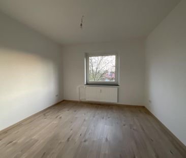 Vollständig renovieriet! Bezugsfreie 4 ZKB-Balkon-Wohnung in Leer - Foto 1