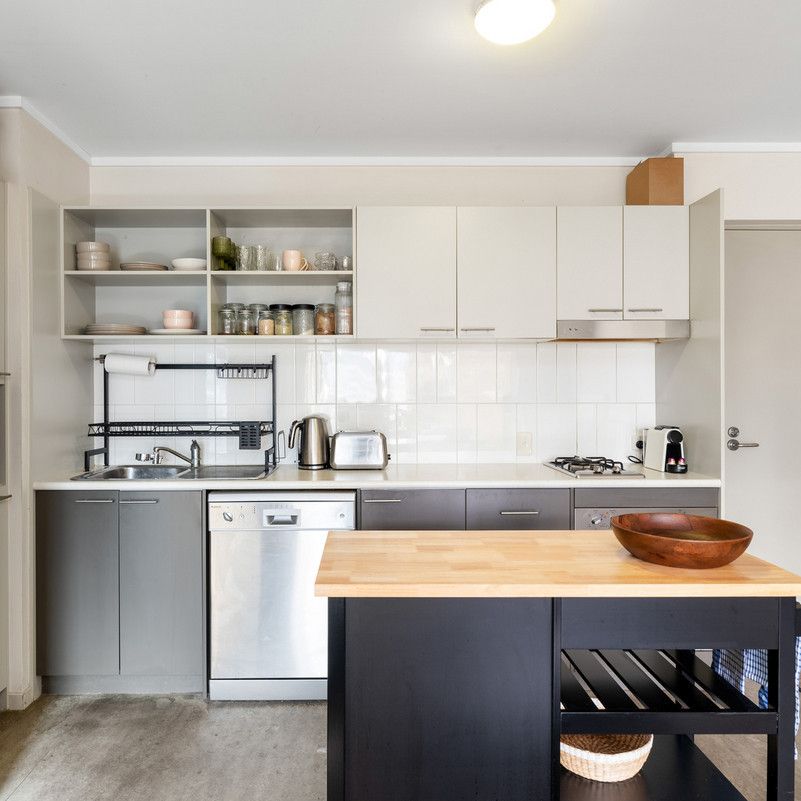 Furnished One-Bedroom Apartment with Balcony & Natural Light! - Photo 1