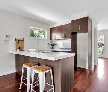 Stylish Westgarth living with space, light & urban convenience - Photo 6
