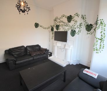 9 Bed - 213 Belle Vue Road, Woodhouse, Leeds - LS3 1HG - Student - Photo 1