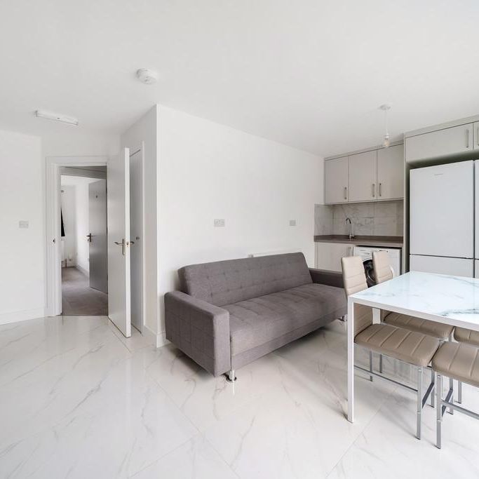 1 bedroom in a house share to rent - Photo 1