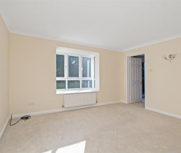 4 bedroom detached house to rent - Photo 4