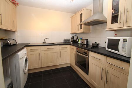 Sovereign Court, High Wycombe - Photo 3