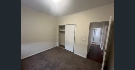 Spacious Family Home in the Heart of Derrimut - Photo 5