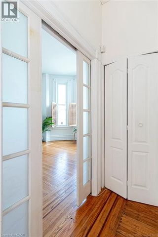 270 QUEEN Street S Unit# 1, Hamilton, Ontario, L8P3T3 - Photo 5