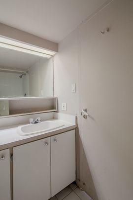 1975 Maisonneuve Blvd West - Photo 1