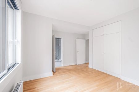 Rental Apartment Paris 16th Chaillot - Photo 2