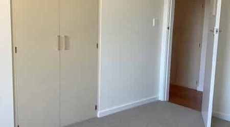 Four Bedroom, newly renovated - Allenton - Photo 5
