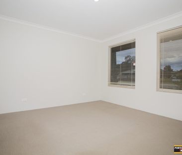 STREET-FRONT LIVING - FRESH, SPACIOUS & PERFECTLY LOCATED - Photo 3