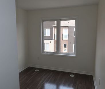 For Lease - 45 Heron Park Place Unit# 5, Toronto, Ontario - Photo 2
