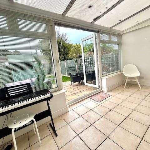 Ashford, Elgin Avenue, TW15 - Photo 1