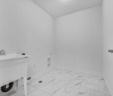 For Lease - 11 Gemini Drive, Barrie, Ontario - Photo 3