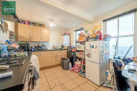 2 bedroom maisonette to rent - Photo 5