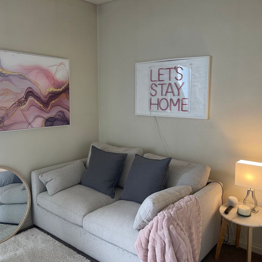 Port Melbourne - Photo 1