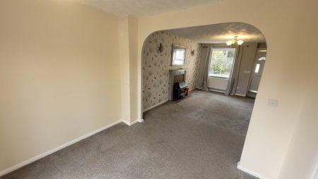 Curlew Close, Coalville, LE67 - Photo 2