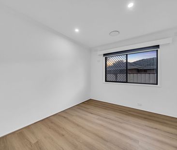 Modern Comfort Meets Family Functionality – Newly Renovated Gem in ... - Photo 5