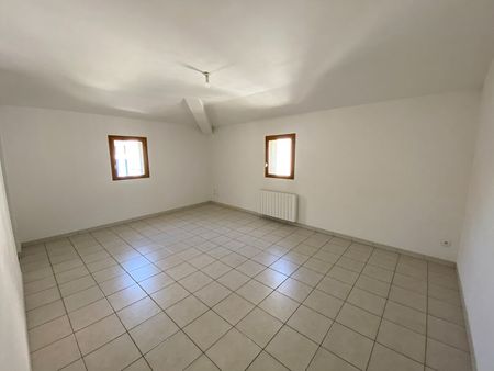 Location appartement 3 pièces, 67.27m², Castelnaudary - Photo 2