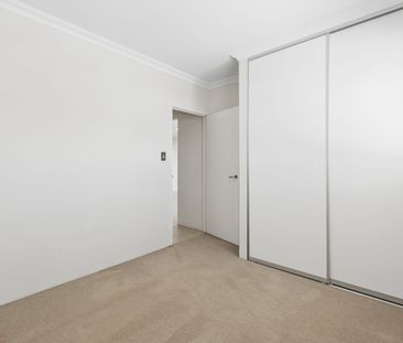 Modern 2x2 Apartment with Park Views - Photo 3