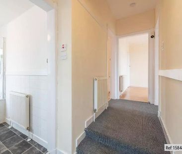 3 bed Flat in Oxgangs Road North , Edinburgh, EH13 9EA - Photo 5