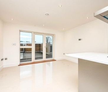 Nelson Lane, Warwick, CV34 - Photo 3