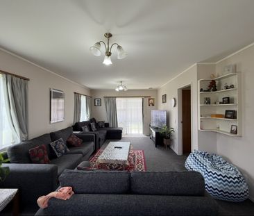 Warm & Spacious 3-Bedroom Home for Rent in Wallaceville - Photo 2