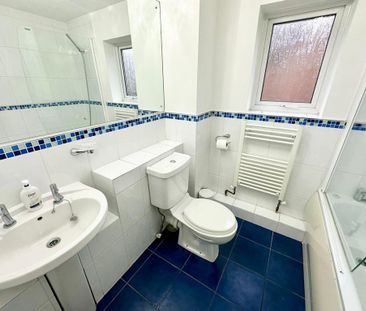 2 bedroom end of terrace house to rent - Photo 6