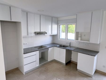 Location Appartement 3 pièces 70m² - Photo 4