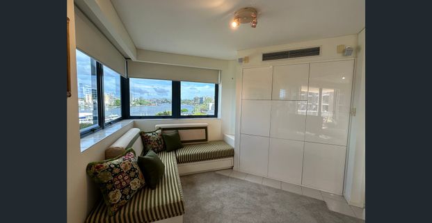 TWO BEDROOM + STUDY FURNISHED RIVERSIDE APARTMENT - Photo 1