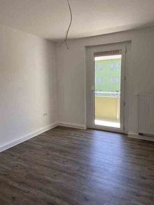 Tolle 2,5 Zimmerwohnung mit Loggia sucht Sie! - Photo 1