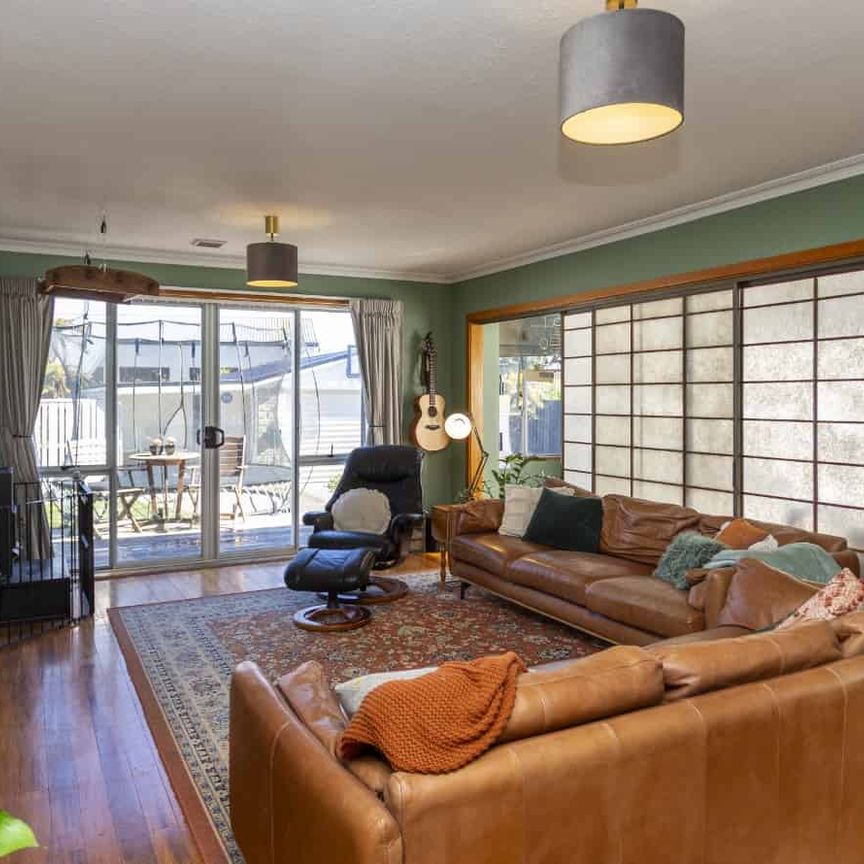 Pet friendly family home! - Photo 1