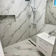 Erstbezug nach Komplettsanierung - ruhige Wohnung mit Loggia beim Schwendermarkt - Foto 2