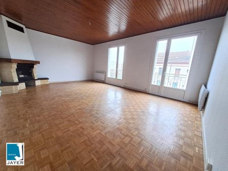 4 PIECES AVENUE DE PARIS - Photo 2