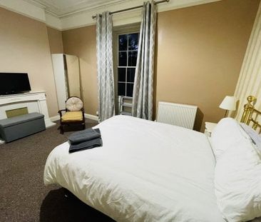 Pembroke Dock, Pembroke Dock, SA72 - Photo 3