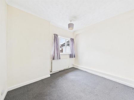 3 bedroom flat to rent - Photo 3